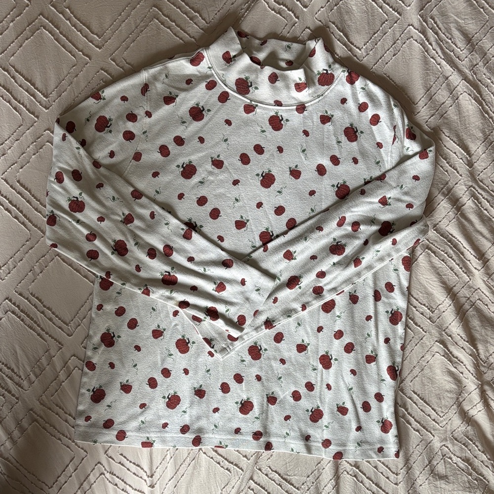 Baxter & Wells White Knit Top with Orange pumpkin Detail